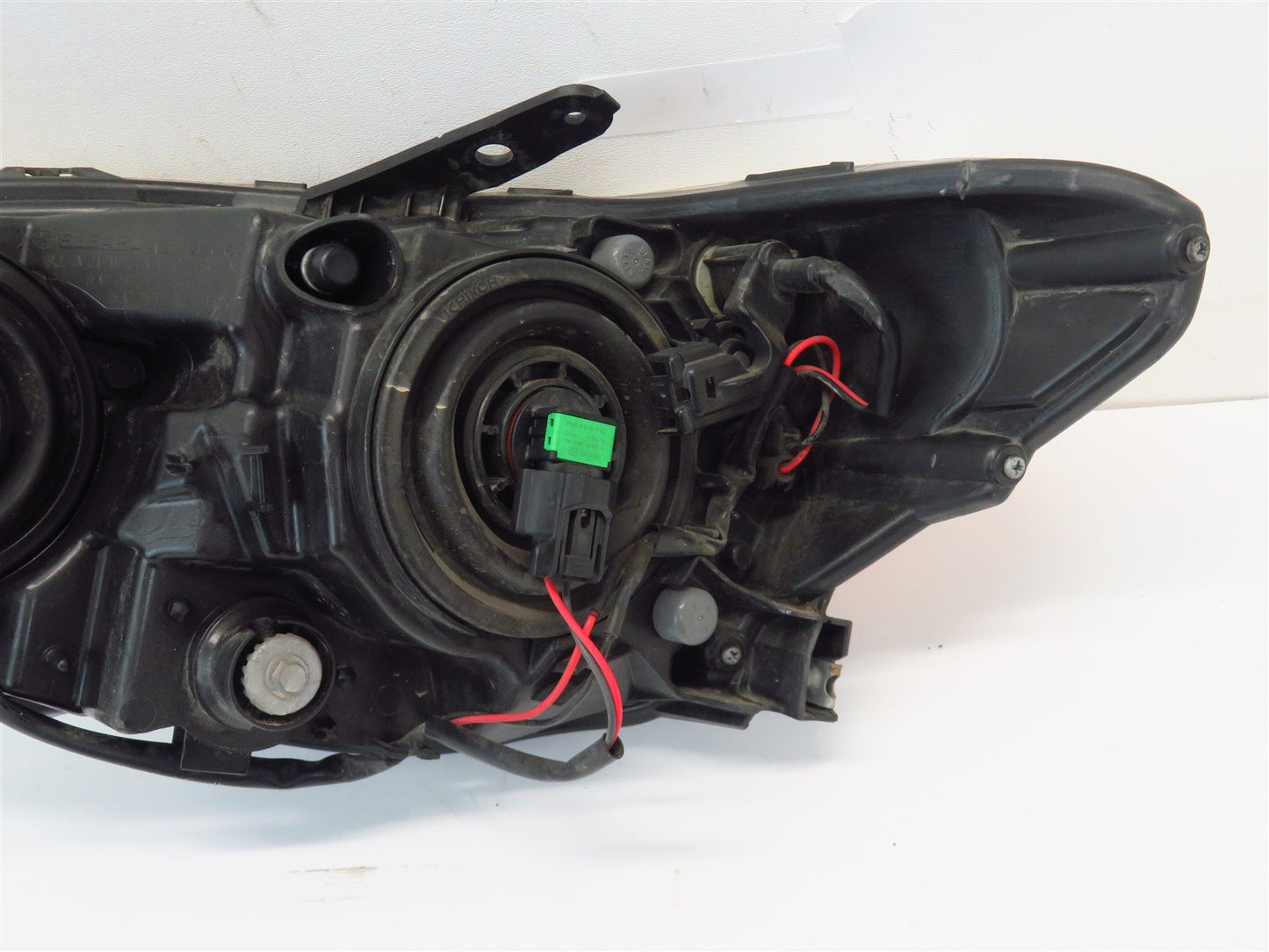 2015-2017 Subaru WRX Passenger Headlight Head Light RH Lamp ALL TABS BROKE 15-17