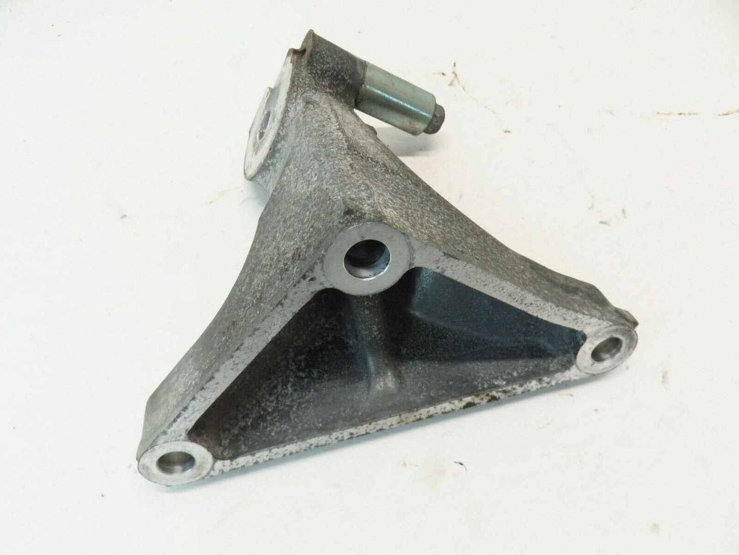 2010-2014 Subaru Outback CVT Transmission Bracket Mount Auto Passenger RH Right