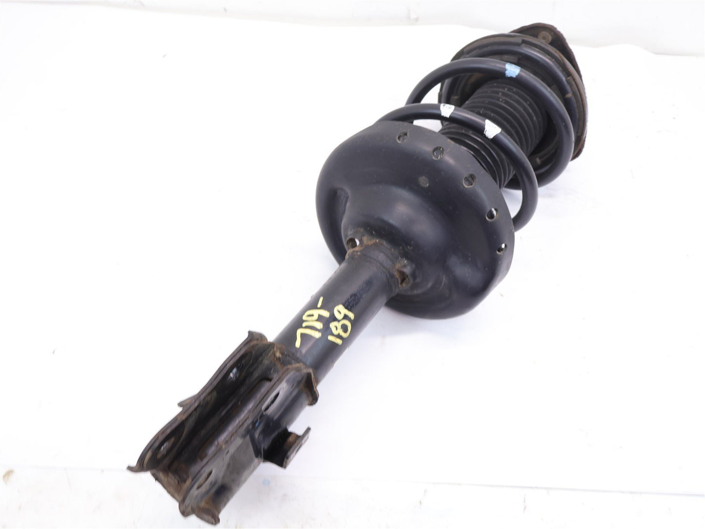 2009-2013 Subaru Forester Passenger Front Strut Shock Assembly 85K RH 09-13