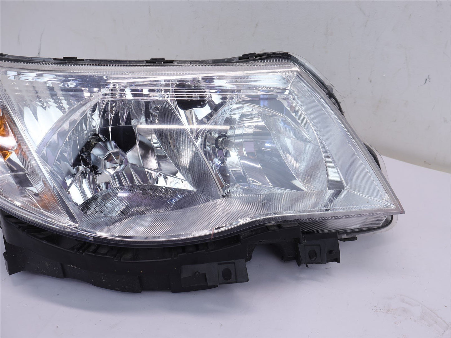 2009-2013 Subaru Forester Passenger Headlight Head Light Lamp RH 09 10 11 12 13