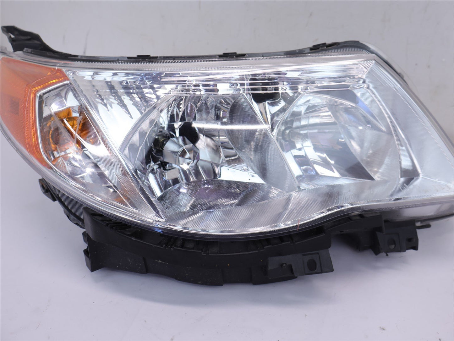 2009-2013 Subaru Forester Passenger Headlight Head Light Lamp RH 09 10 11 12 13