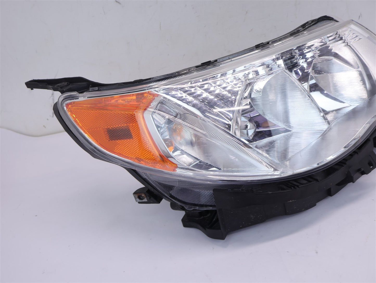 2009-2013 Subaru Forester Passenger Headlight Head Light Lamp RH 09 10 11 12 13