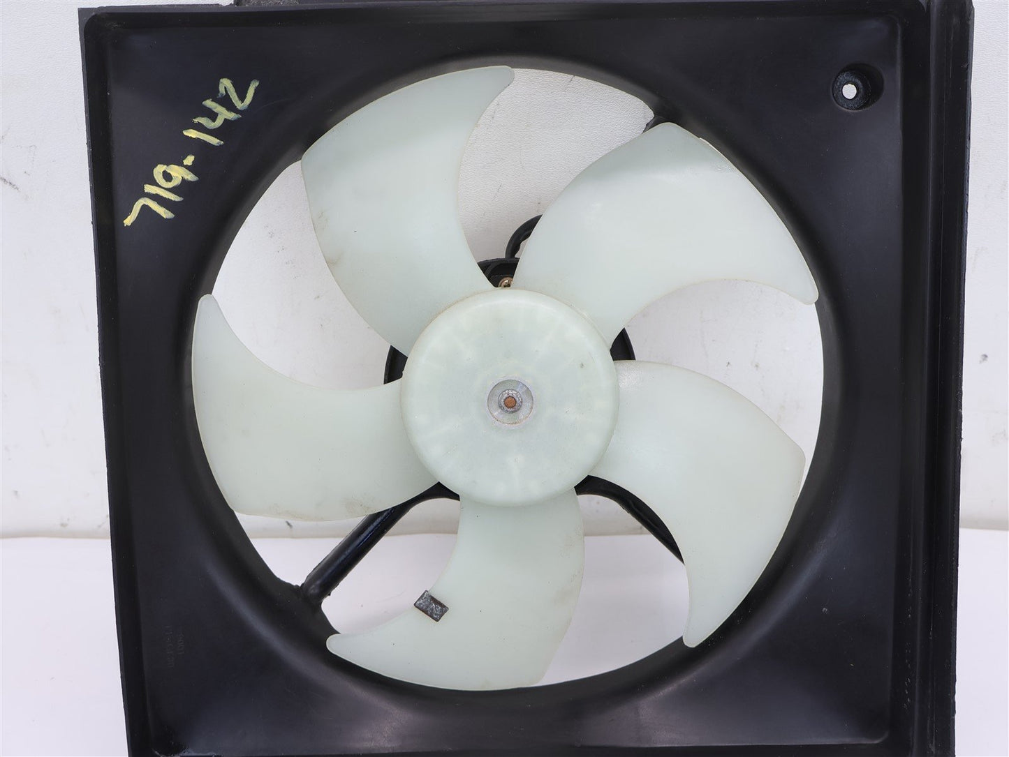 09-13 Subaru Forester Radiator Fan Motor Assembly Condenser RH 2009-2013 407228