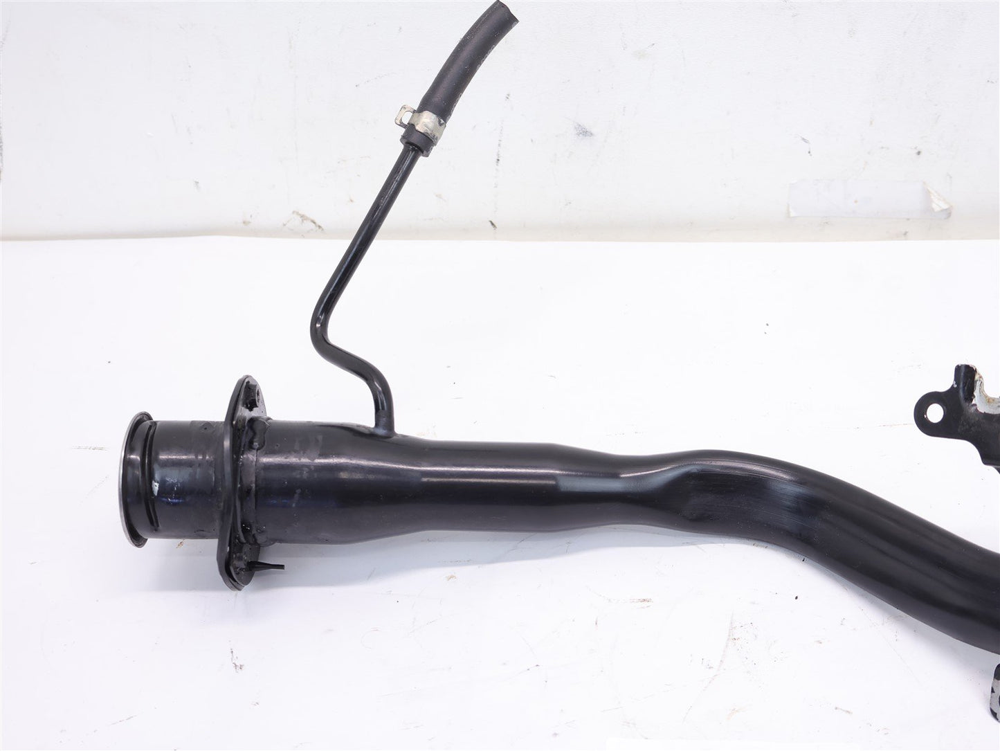 2011-2013 Subaru Forester Gas Fuel Tank Filler Neck Tube 11-13