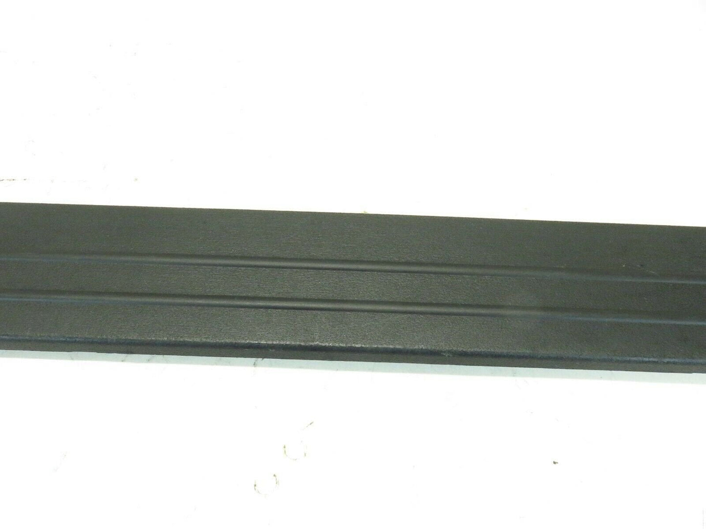 2009-2012 Hyundai Genesis Coupe Passenger Door Sill Scuff Trim Step RH OEM 09-12