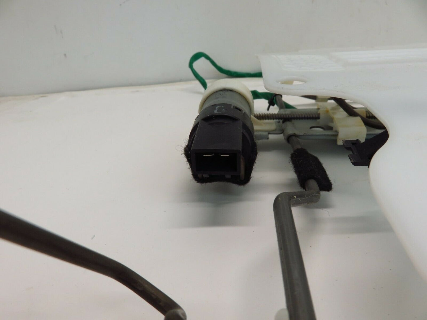 2013-2017 Hyundai Veloster Turbo Driver Front Seat Motor 88340-2V100 LH 13-17