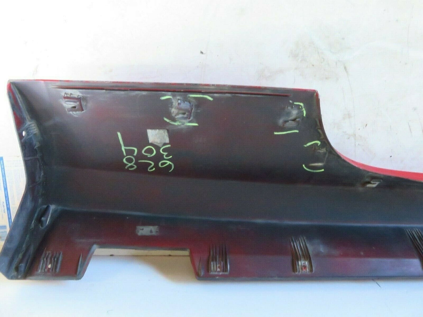 2009-2012 Hyundai Genesis Coupe Driver Bottom Rocker Side Skirt Panel TABS BROKE