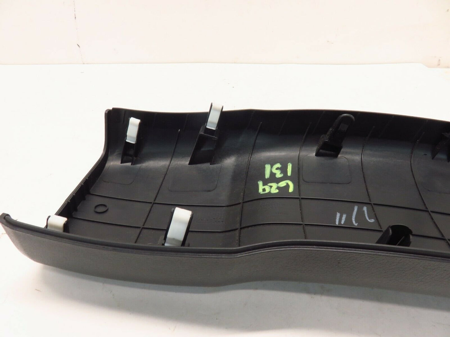 2013 Hyundai Veloster Turbo Center Console Rear Trim 84691-2V000 Cover Panel 13