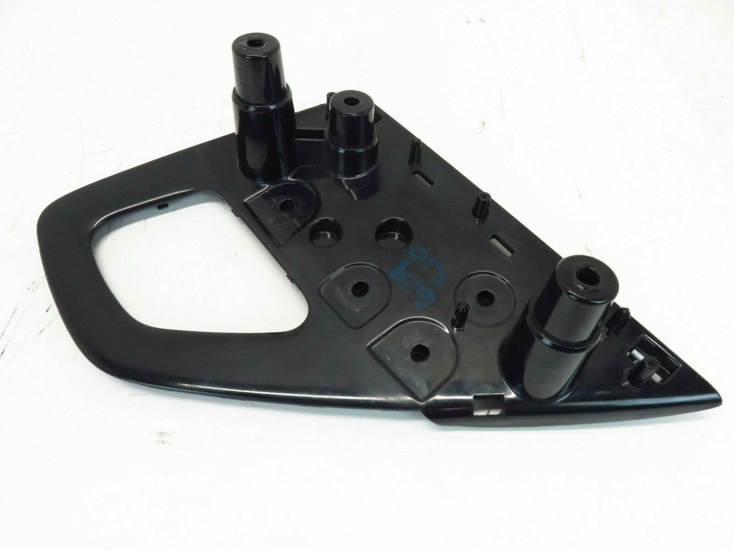 2013-2017 Hyundai Veloster Passenger Front Door Grip Grab Handle Bracket RH OEM