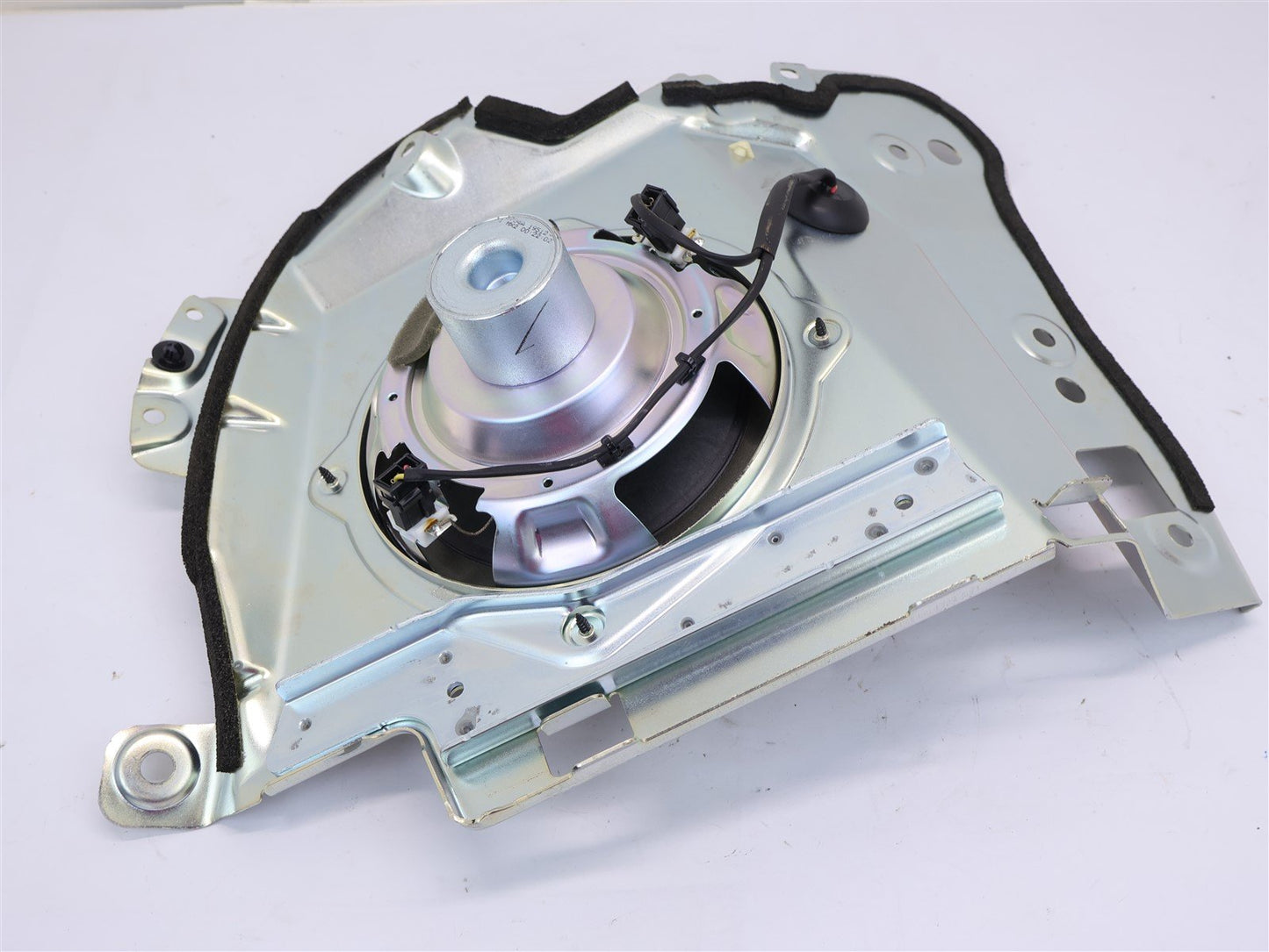 2010 2011 2012 2013 2014 Subaru Outback Speaker Subwoofer 86301AJ80A OEM