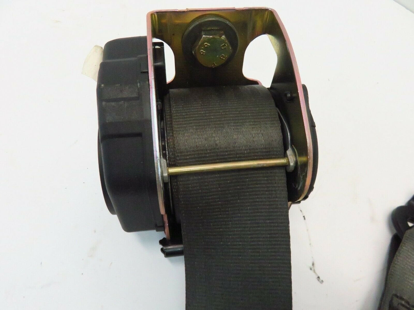 2003-2007 Maserati Quattroporte Center Rear Seat Belt Retractor Black M139 03-07
