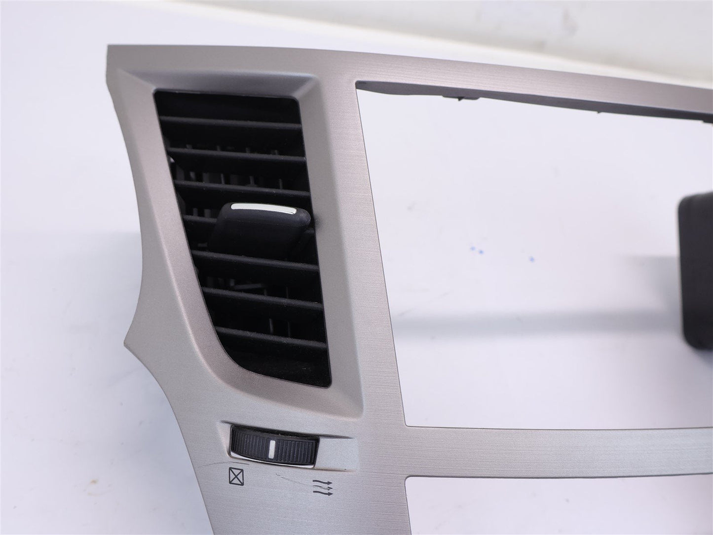 13-14 Subaru Legacy Outback Radio Center Bezel Vent Trim Dash 2013-2014