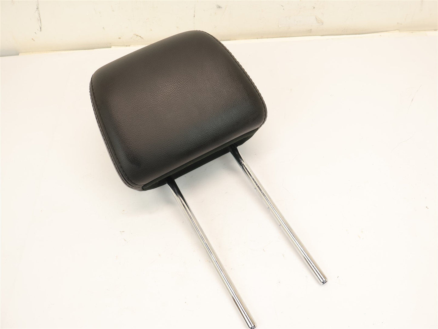 2013-2014 Subaru Outback Front Seat Headrest Driver or Passenger Black Leather