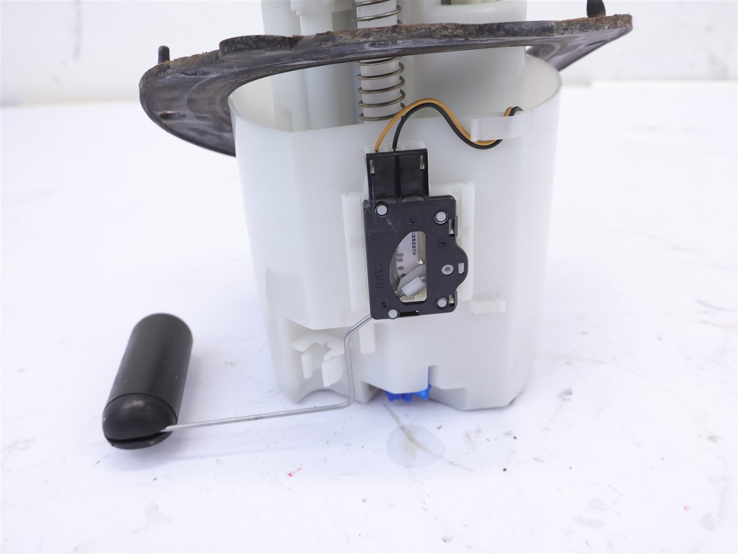 2013-2014 Subaru Legacy & Outback Fuel Pump Assembly 42021AJ230 2.5L OEM 13-14