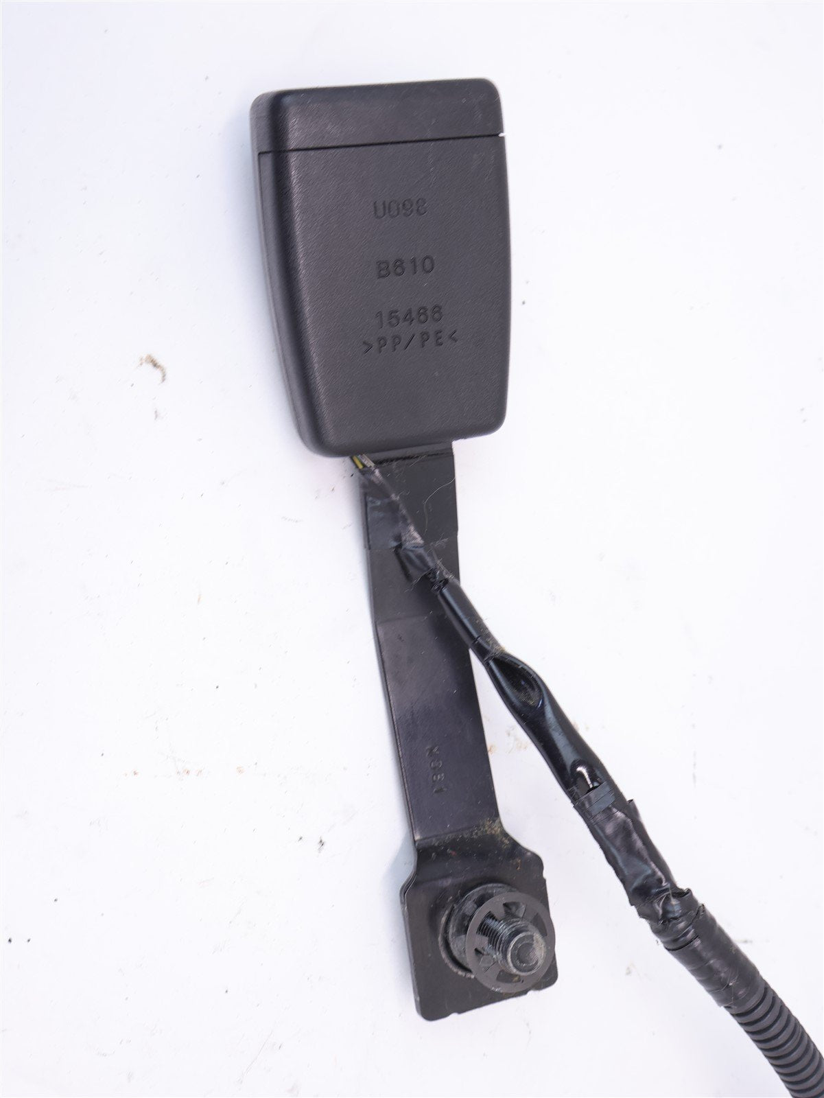 2009-2013 Subaru Forester Passenger Front Seat Belt Latch Buckle RH OEM 09-13