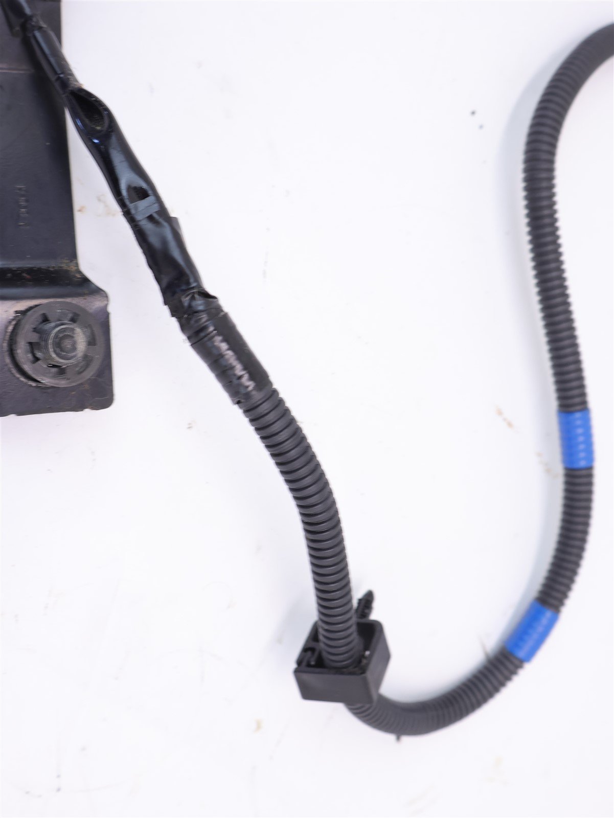 2009-2013 Subaru Forester Passenger Front Seat Belt Latch Buckle RH OEM 09-13