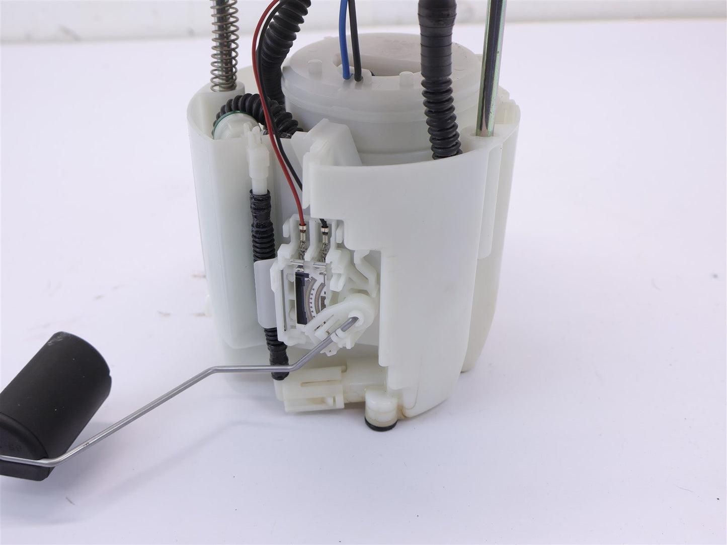 2015-2016 Subaru Forester Fuel Pump Assembly 42021VA010 OEM 2.5L 15-16