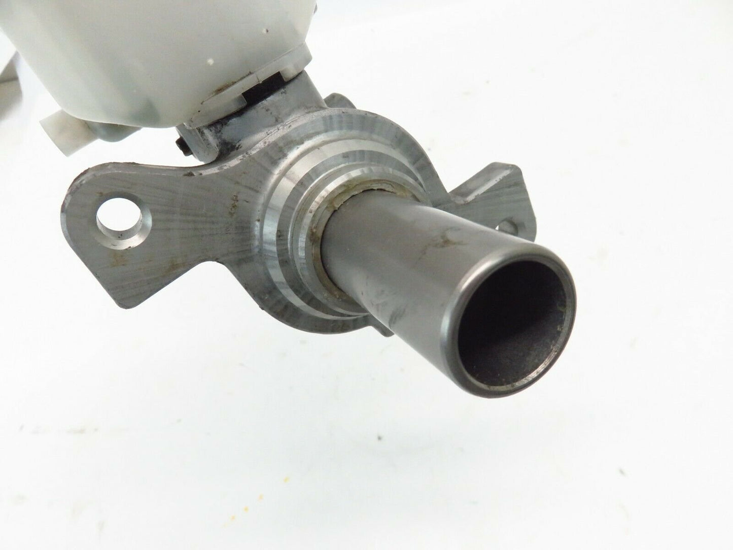 2016-2017 Subaru Forester Brake Master Cylinder Reservoir OEM 16-17