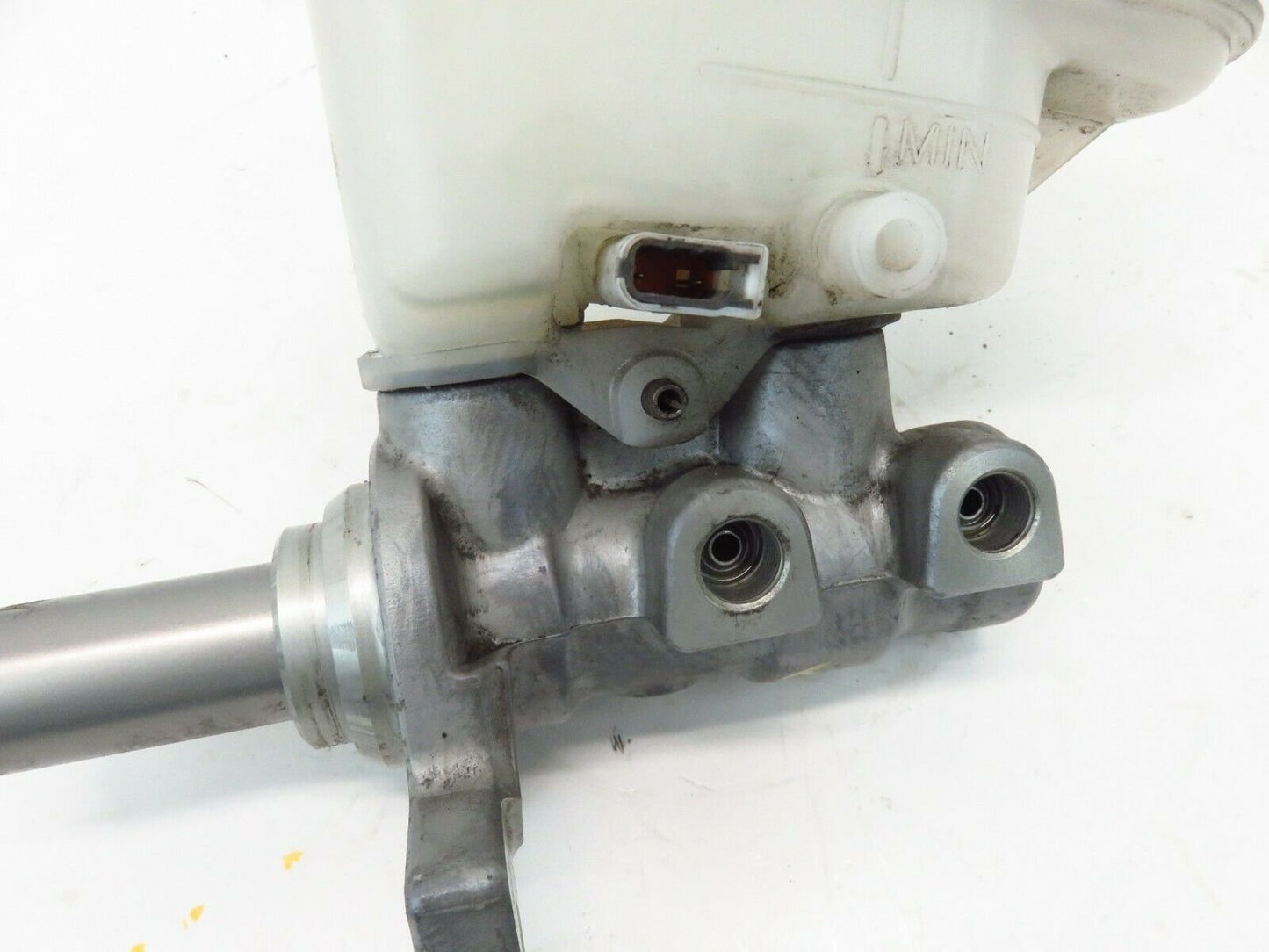 2016-2017 Subaru Forester Brake Master Cylinder Reservoir OEM 16-17