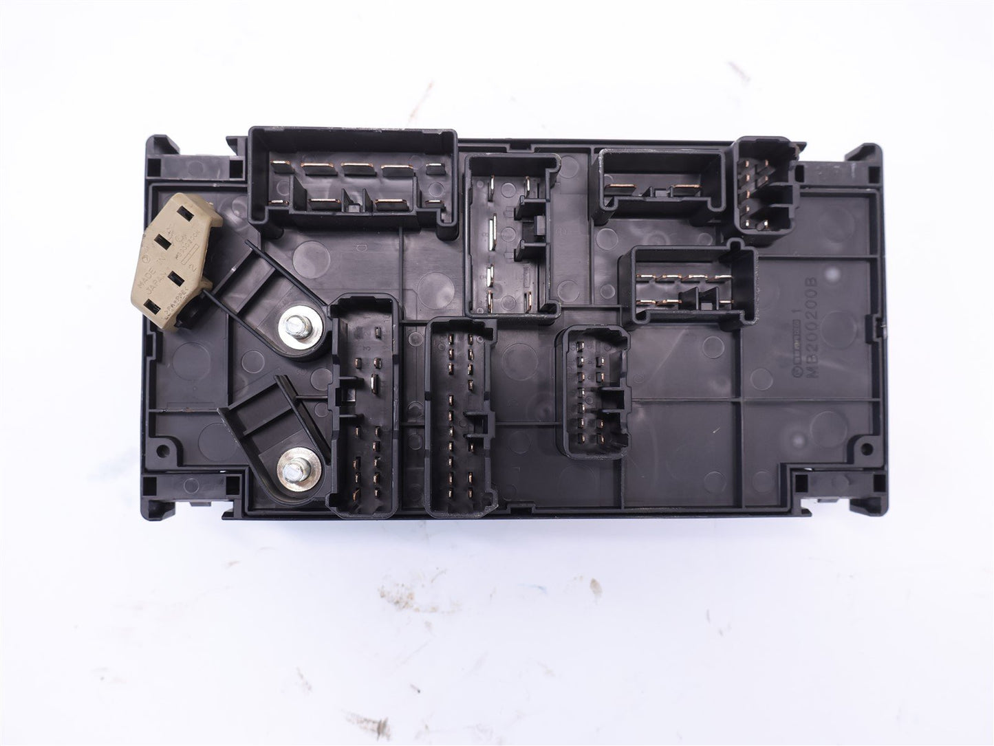 2014-2016 Subaru Forester Engine Bay Fuse Block 2.5L 82241SG010 Box 14 15 16