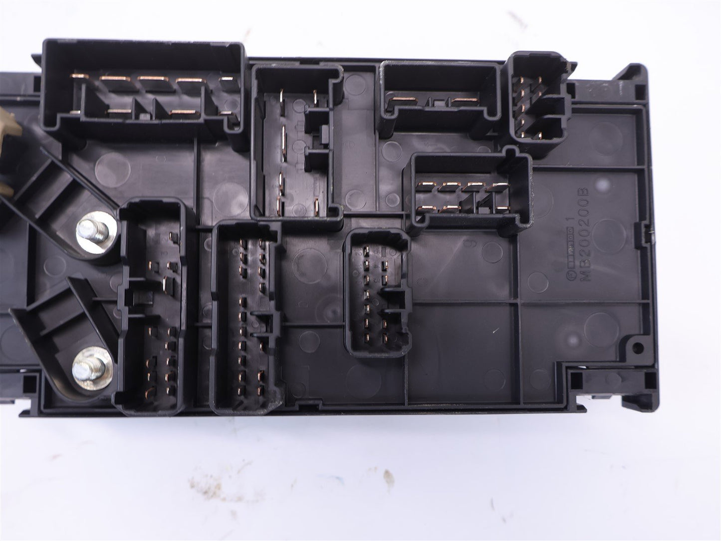 2014-2016 Subaru Forester Engine Bay Fuse Block 2.5L 82241SG010 Box 14 15 16