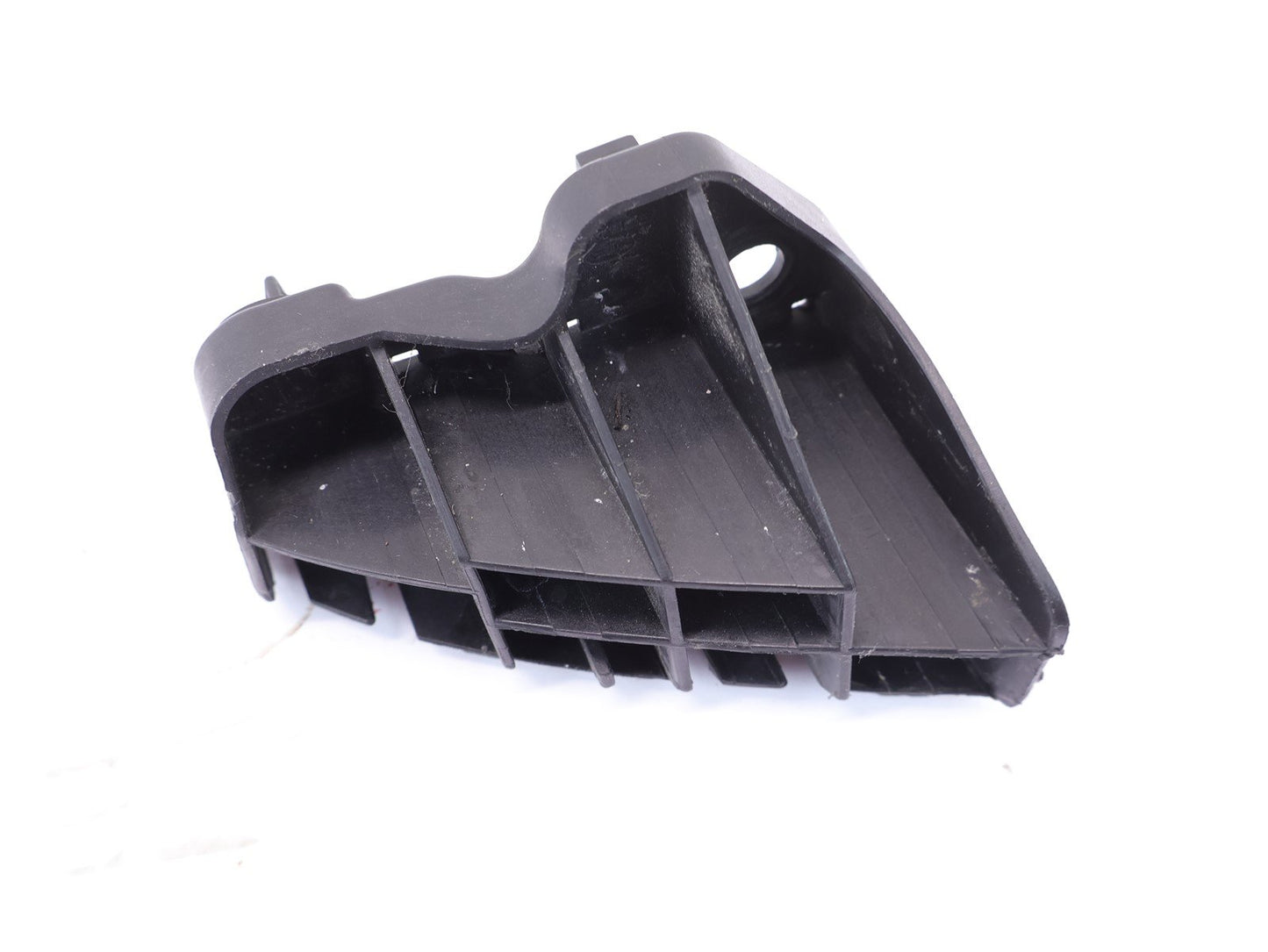 2014-2018 Subaru Forester Passenger Rear Bumper Cover Bracket RH 57707SG060