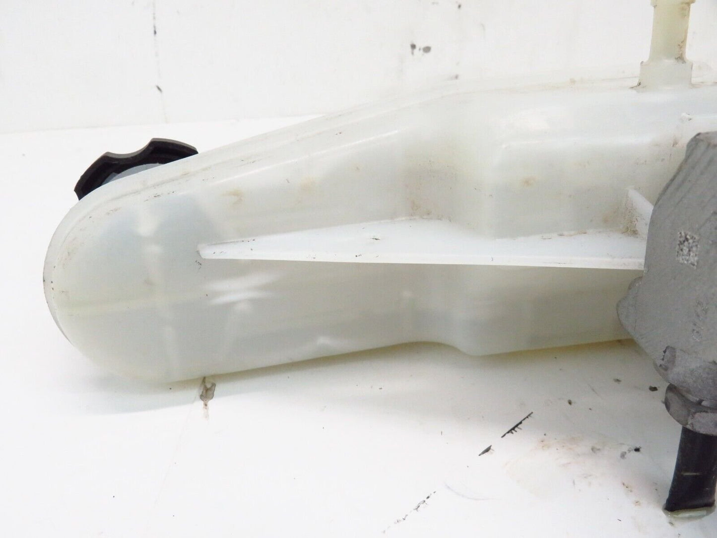 2018-2019 Buick Regal TourX Brake Master Cylinder OEM 18 19