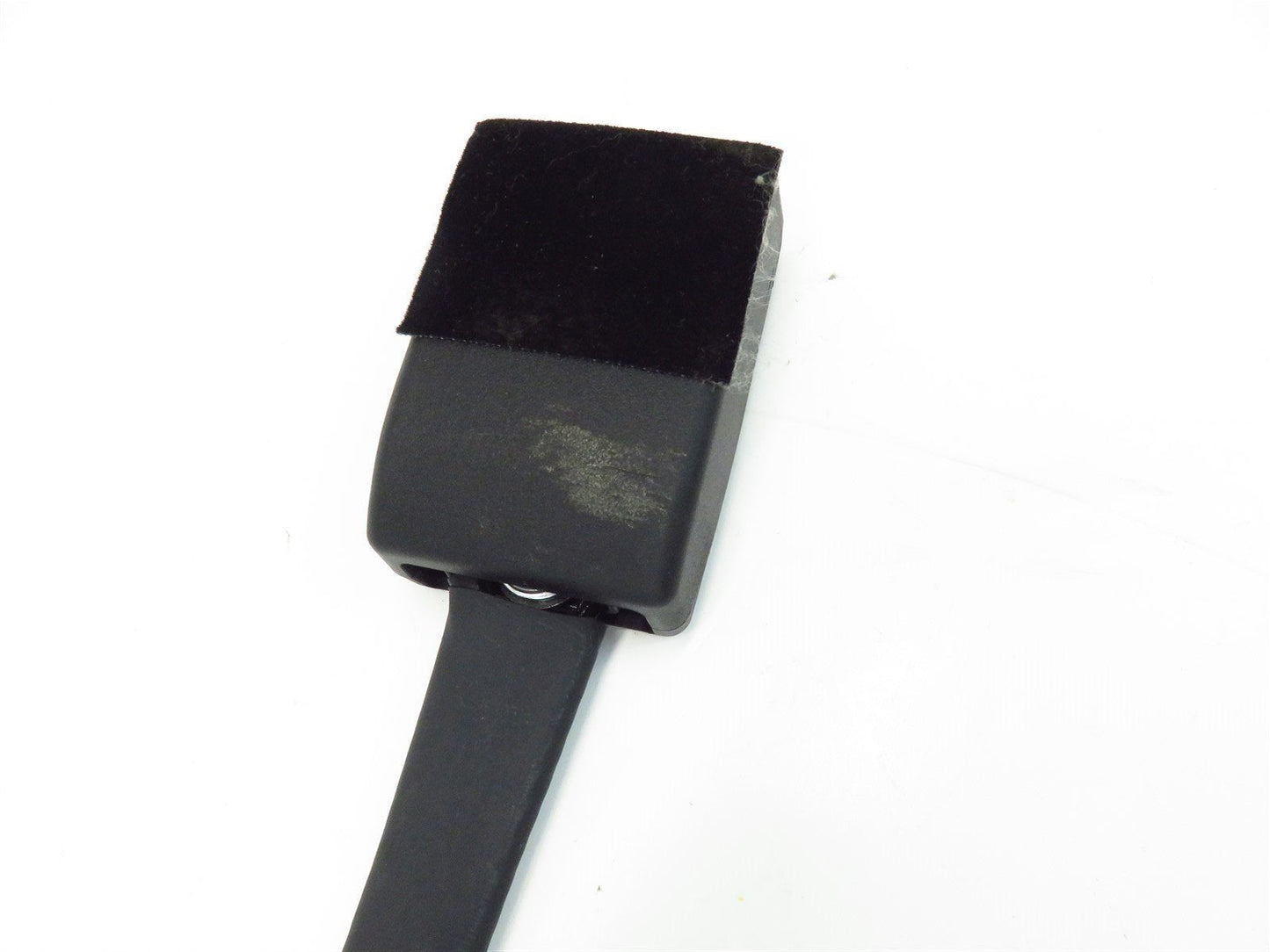 2018-2020 Buick Regal TourX Driver Front Seat Belt Buckle LH Left OEM 18-20