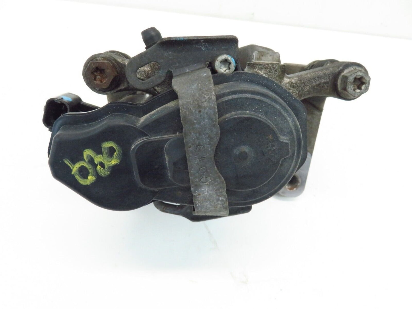 2018-2020 Buick Regal TourX Passenger Rear Brake Caliper RH Right OEM w/o Brembo