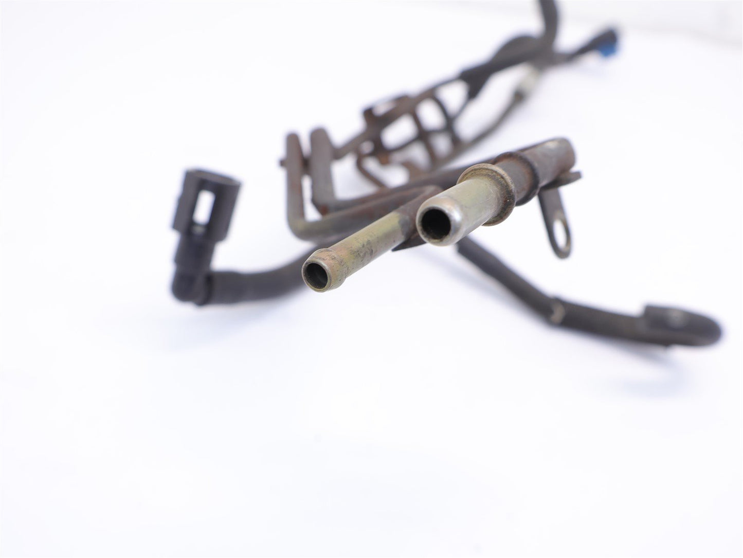 2006-2009 Subaru Legacy Fuel Center Rail Line Pipe 2.5L NA OEM 06-09