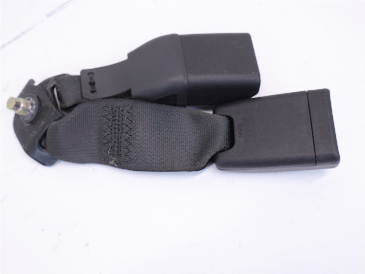 2013-2014 Subaru Outback Rear Seat Belt Buckle Center Black OEM 13-14