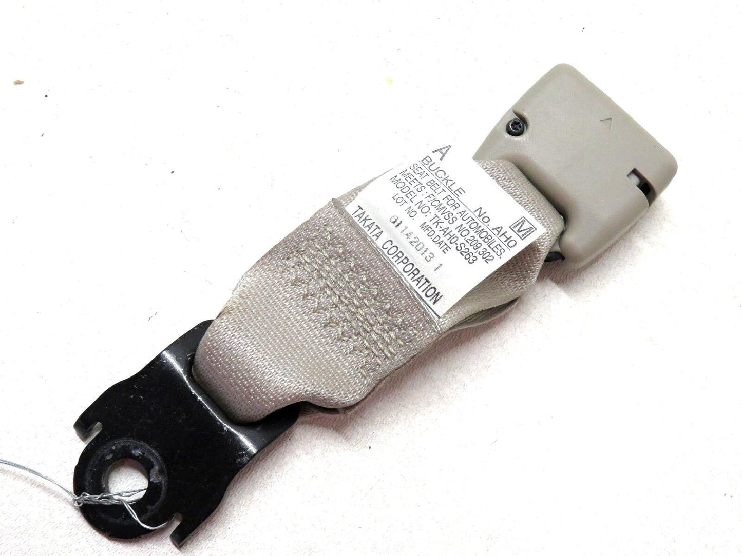13 14 15 Subaru XV Crosstrek Rear Seatbelt Latch Center Clip Buckle Seat Belt