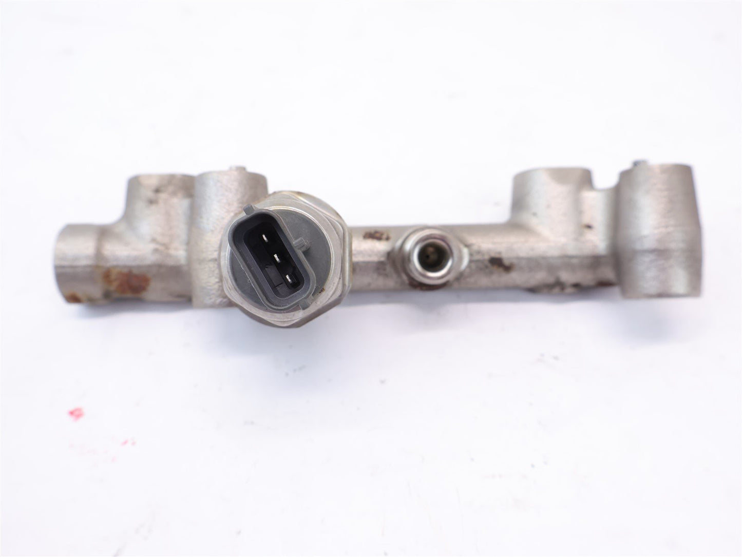 2019 Subaru WRX Passenger Fuel Injector Rail 17522AB020 RH Right 2.0L 2015-2021