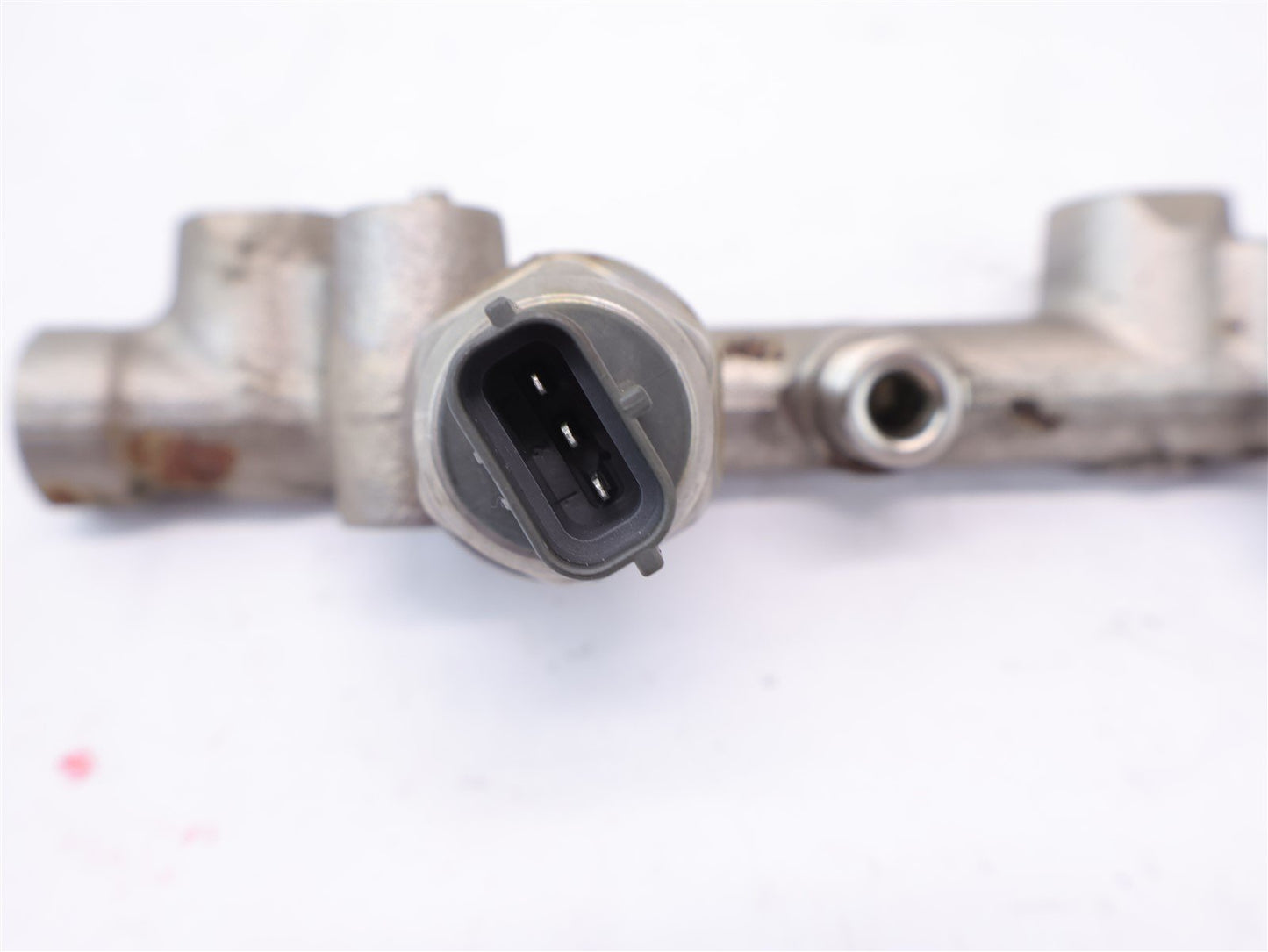 2019 Subaru WRX Passenger Fuel Injector Rail 17522AB020 RH Right 2.0L 2015-2021