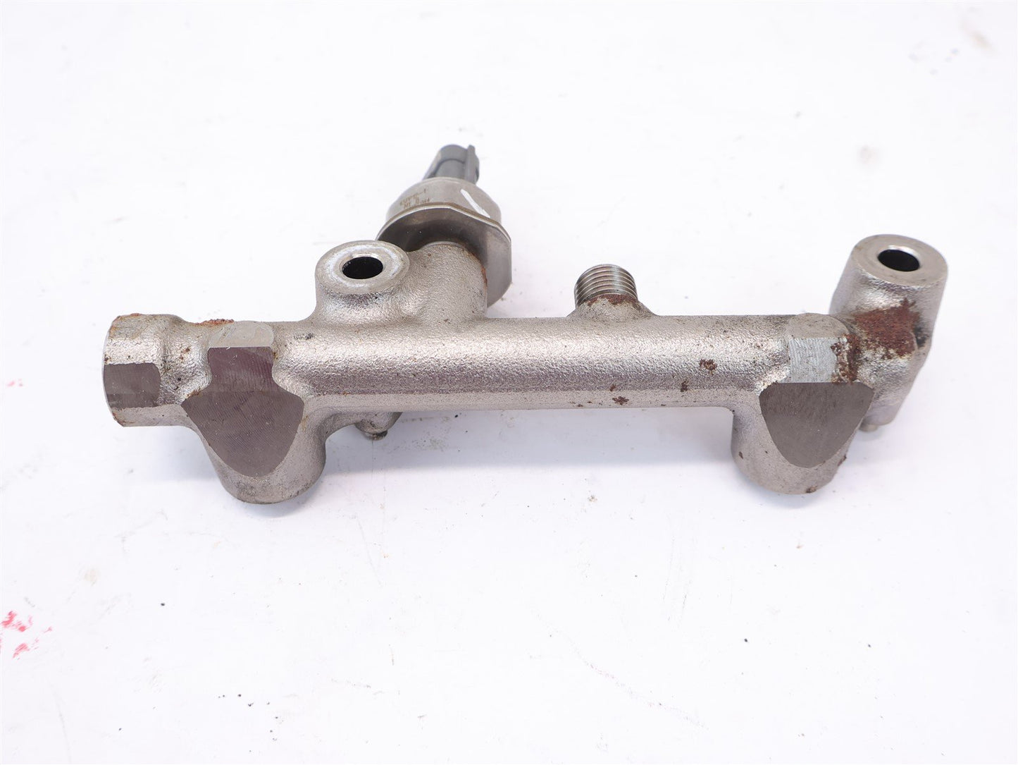 2019 Subaru WRX Passenger Fuel Injector Rail 17522AB020 RH Right 2.0L 2015-2021