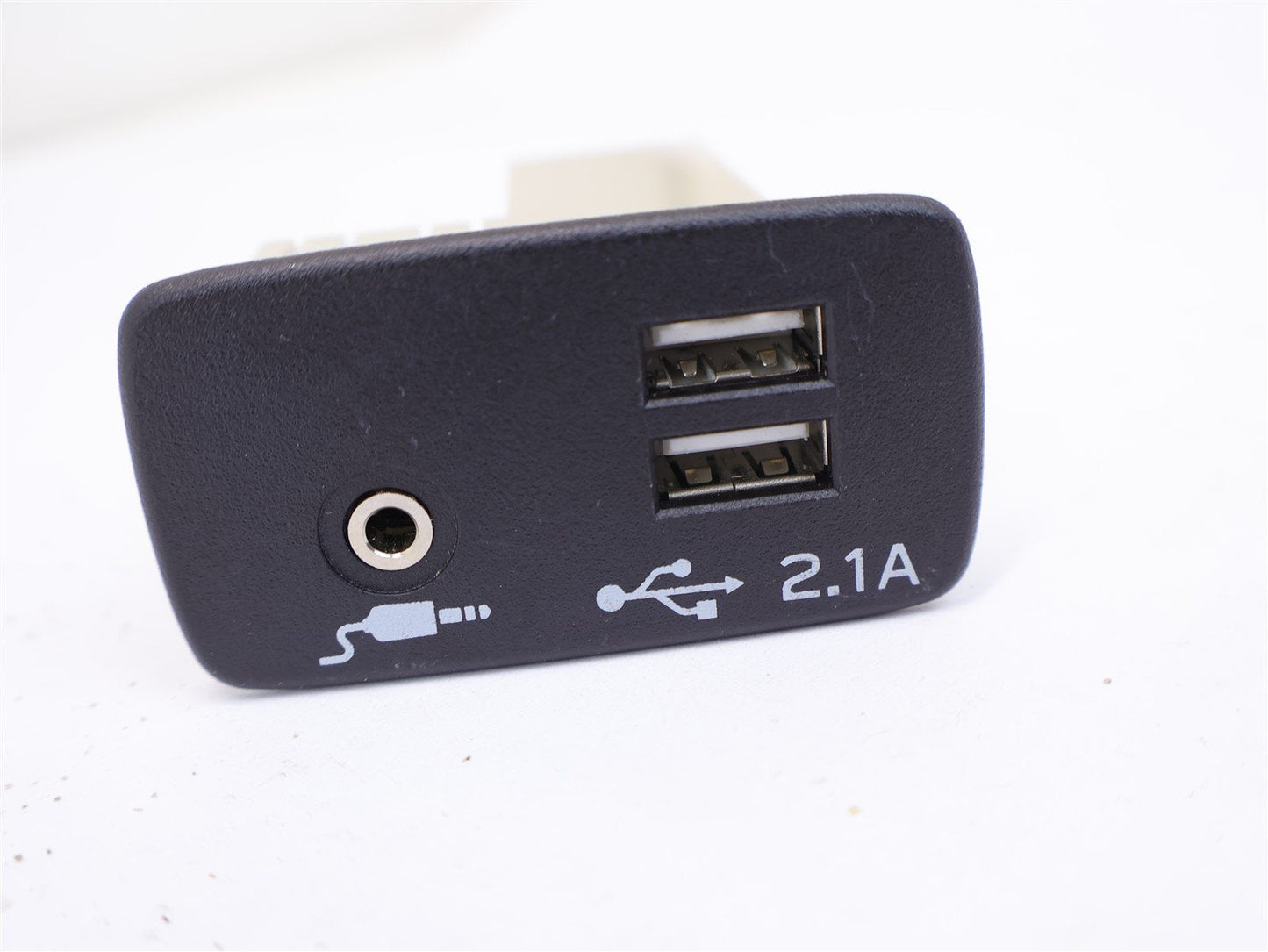 2020-2021 Subaru WRX STI Auxiliary Jack Port Aux Unit USB Plug 86257VA130