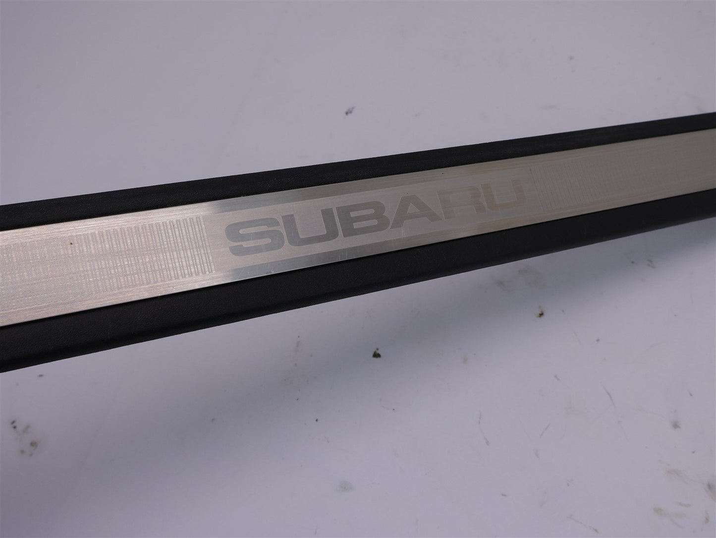 2005-2009 Subaru Legacy GT Passenger Front Door Sill Trim Scuff RH Right OEM