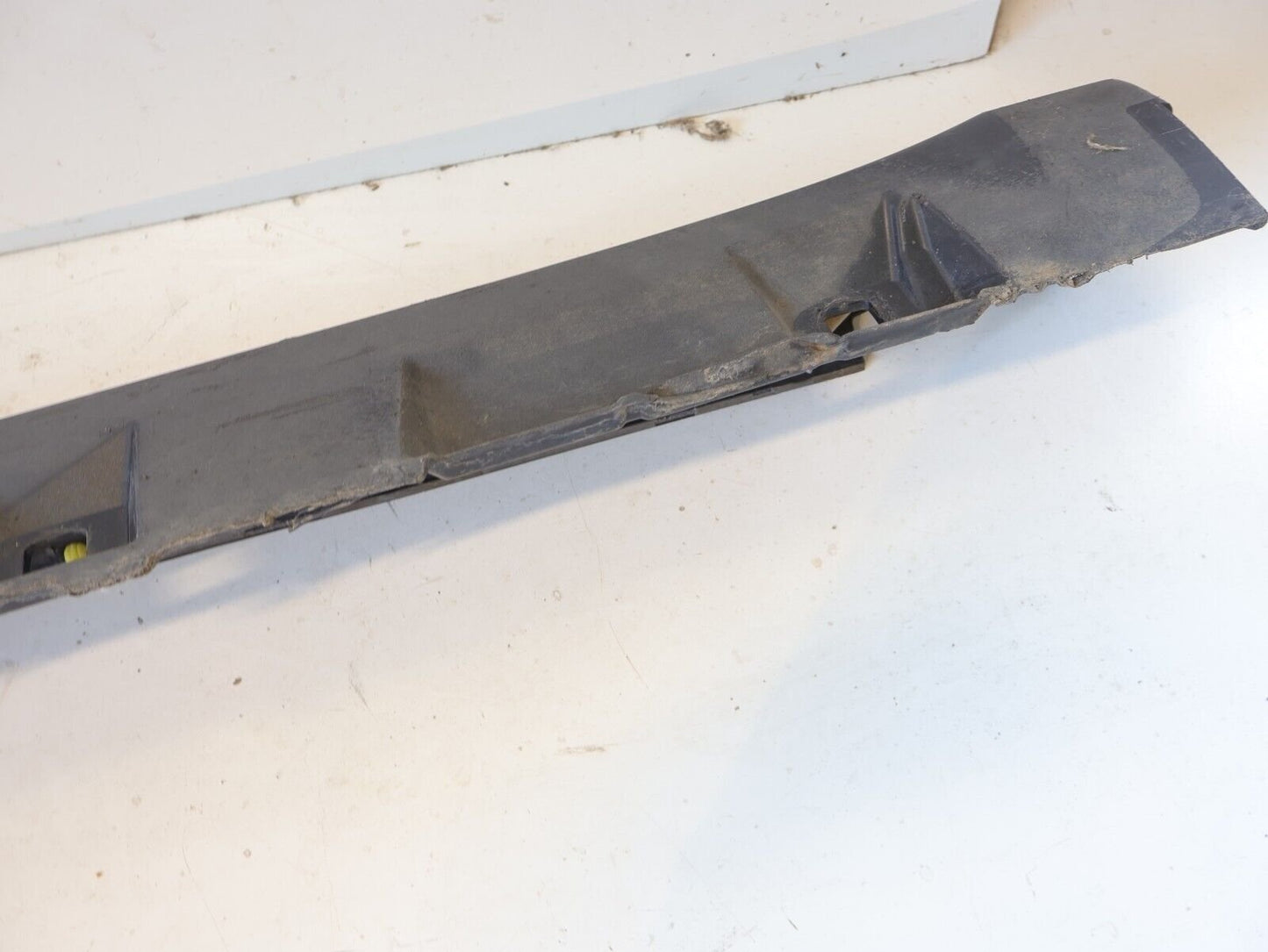 2007-2009 Subaru Legacy Passenger Side Skirt Bottom Rocker w/ Chrome RH SEDAN