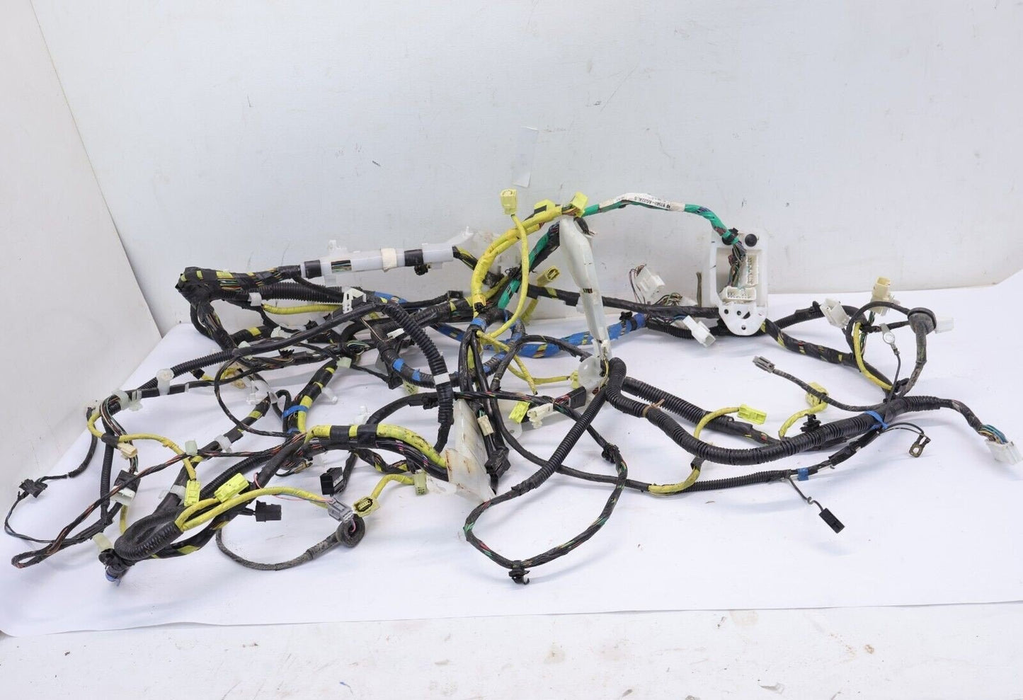 2007 Subaru Legacy Spec B / GT Rear Wiring Harness MT 81502AG32A