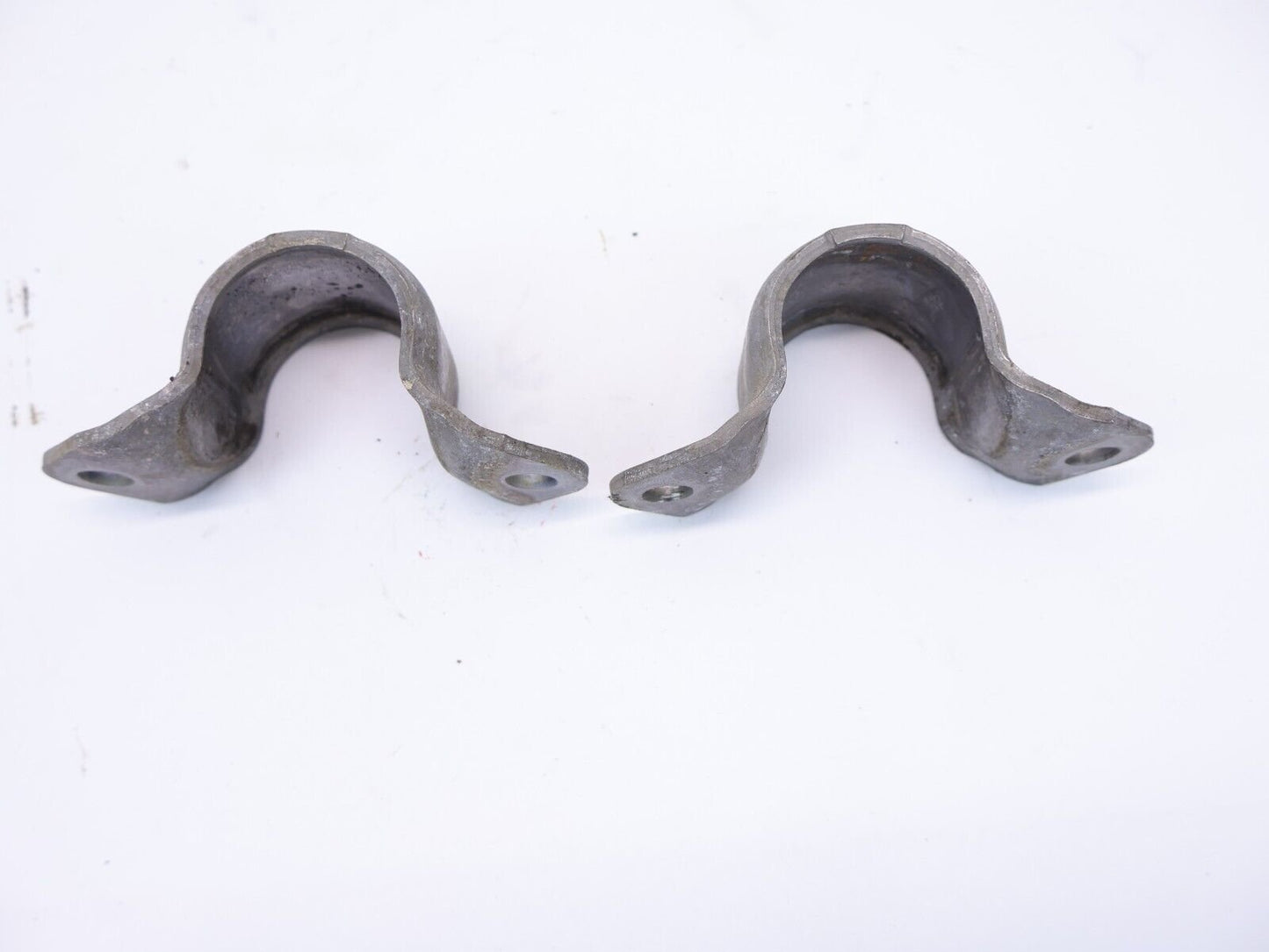 2017-2023 Alfa Romeo Giulia Front Sway Bar Bracket Pair Mount Stabilizer AWD OEM