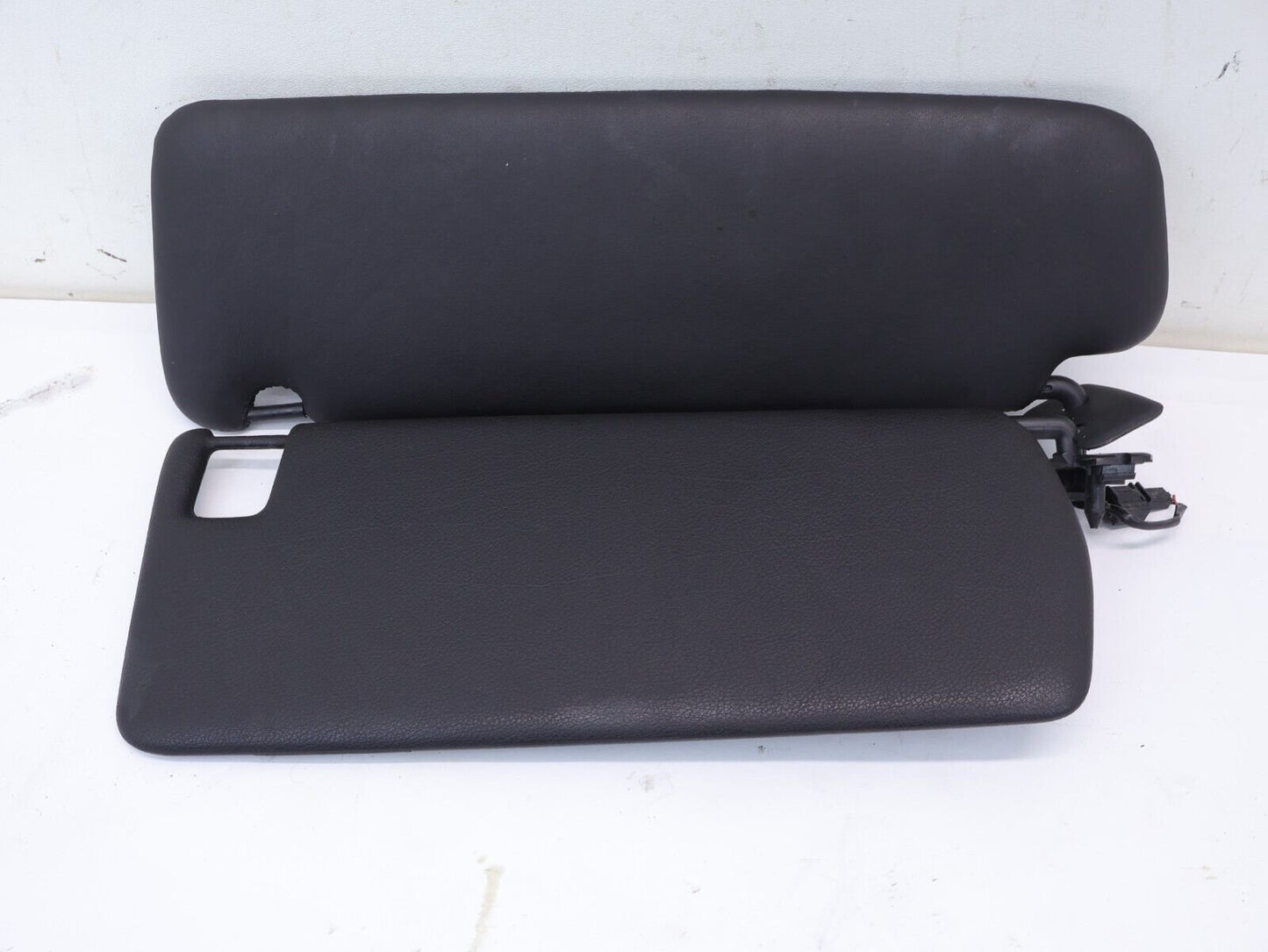 2006-2010 Porsche Cayenne Passenger Sun Visor Black (w/ sunroof) RH Right OEM