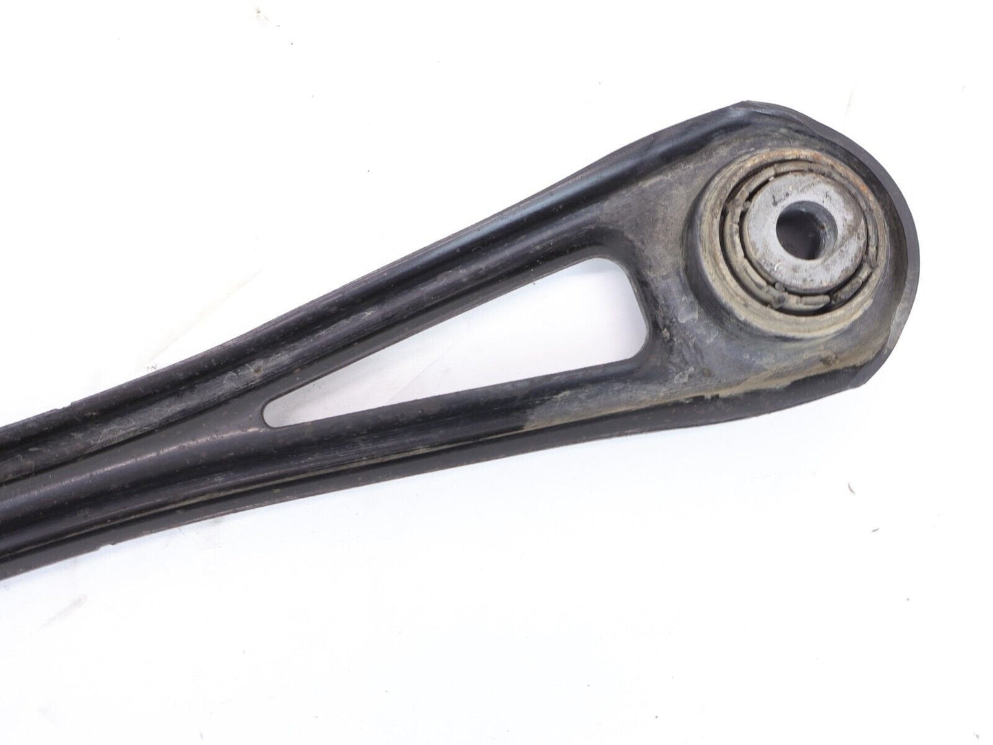 2008-2010 Porsche Cayenne Passenger Rear Control Suspension Lower Arm RH OEM