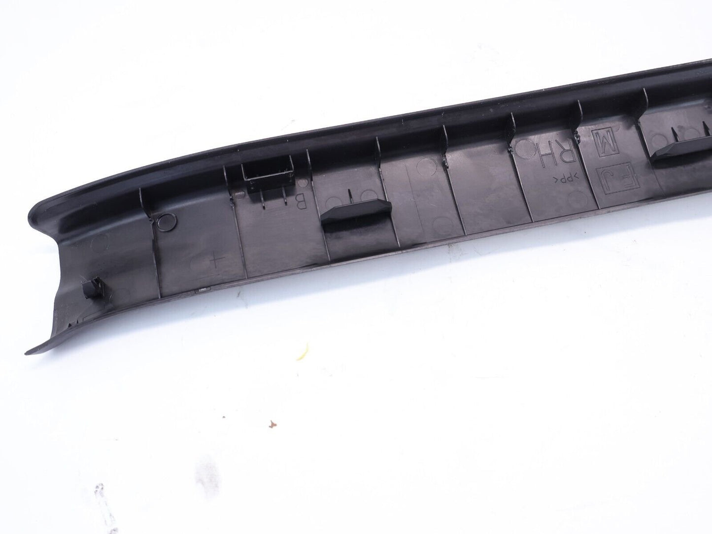2014-2018 Subaru Forester Passenger Front Door Sill Trim Scuff 94060FJ040 RH OEM