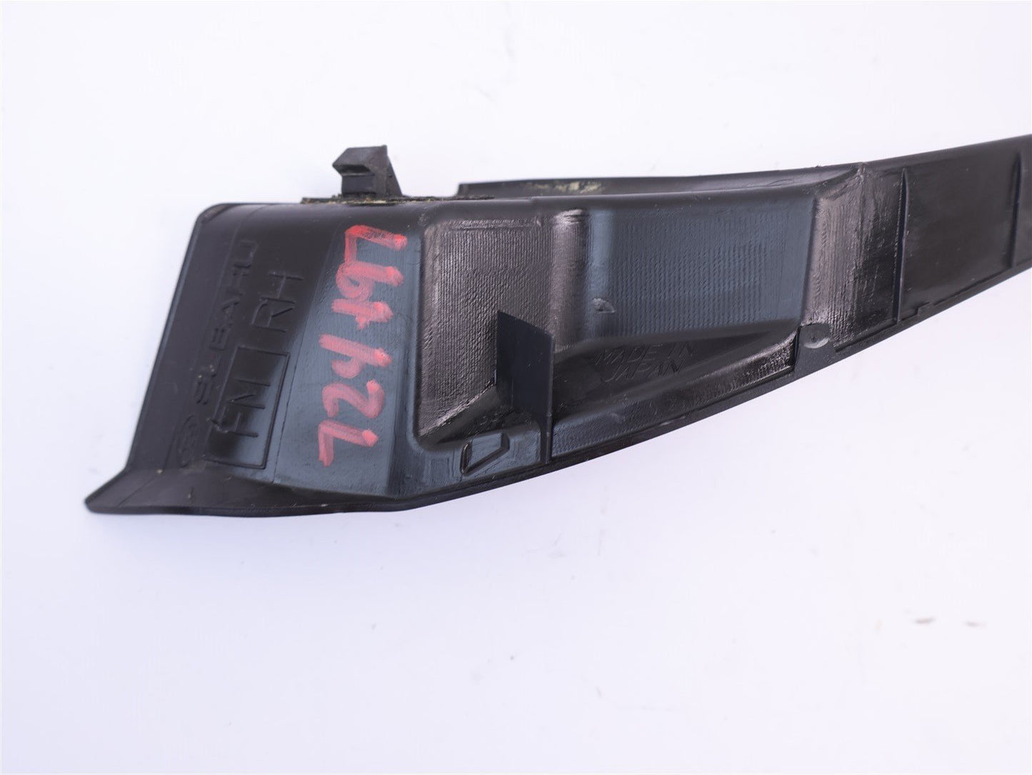 2014-2018 Subaru Forester Passenger Wiper Cowl Trim Side RH Right OEM 91423SG000