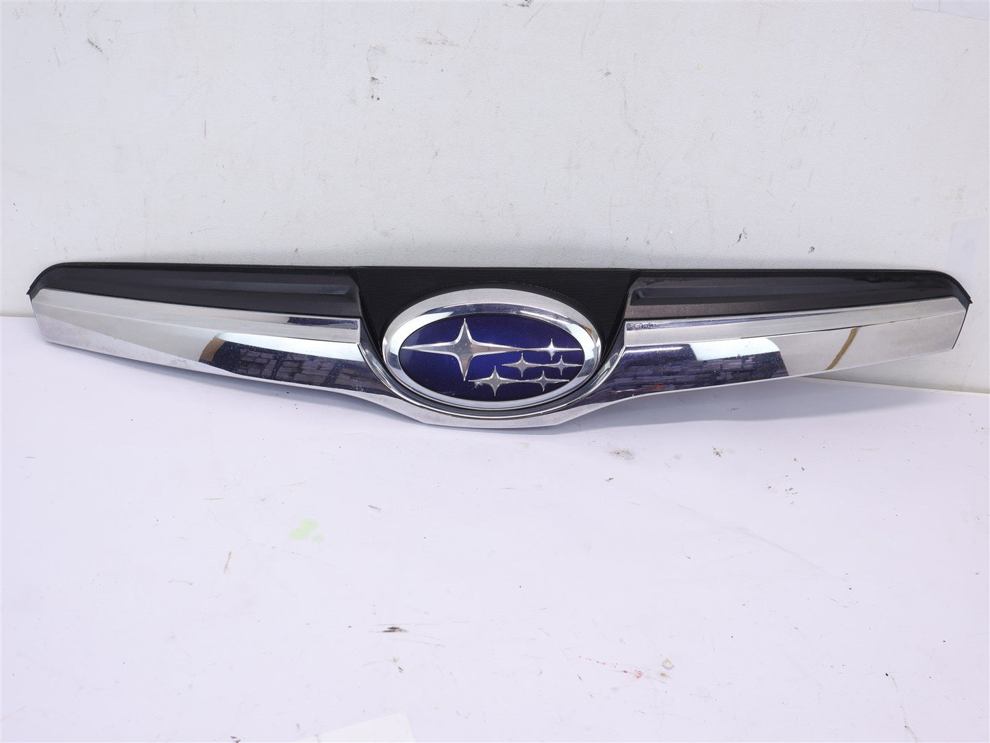 2014-2016 Subaru Forester Front Upper Grille Grill Trim Emblem 91122SG020 OEM