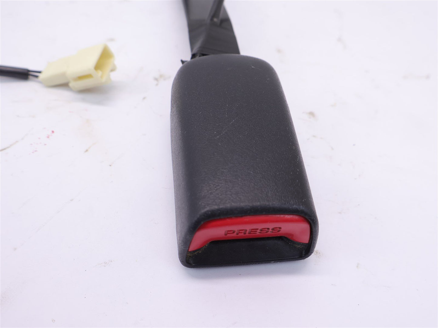 2014-2018 Subaru Forester Driver Front Seat Belt Buckle LH Left Black OEM
