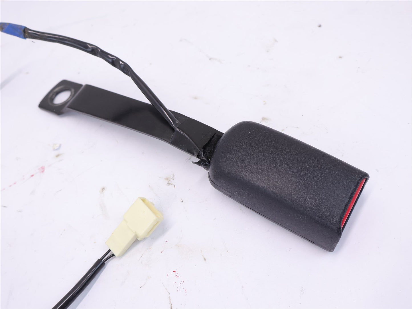 2014-2018 Subaru Forester Driver Front Seat Belt Buckle LH Left Black OEM
