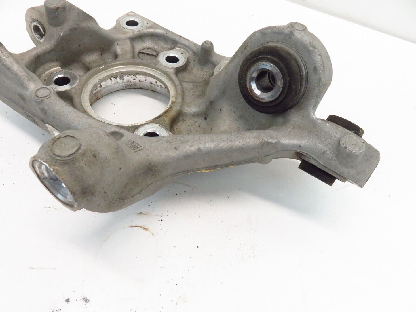 2018-2019 Buick Regal TourX Passenger Rear Spindle Knuckle RH 18-19 OEM