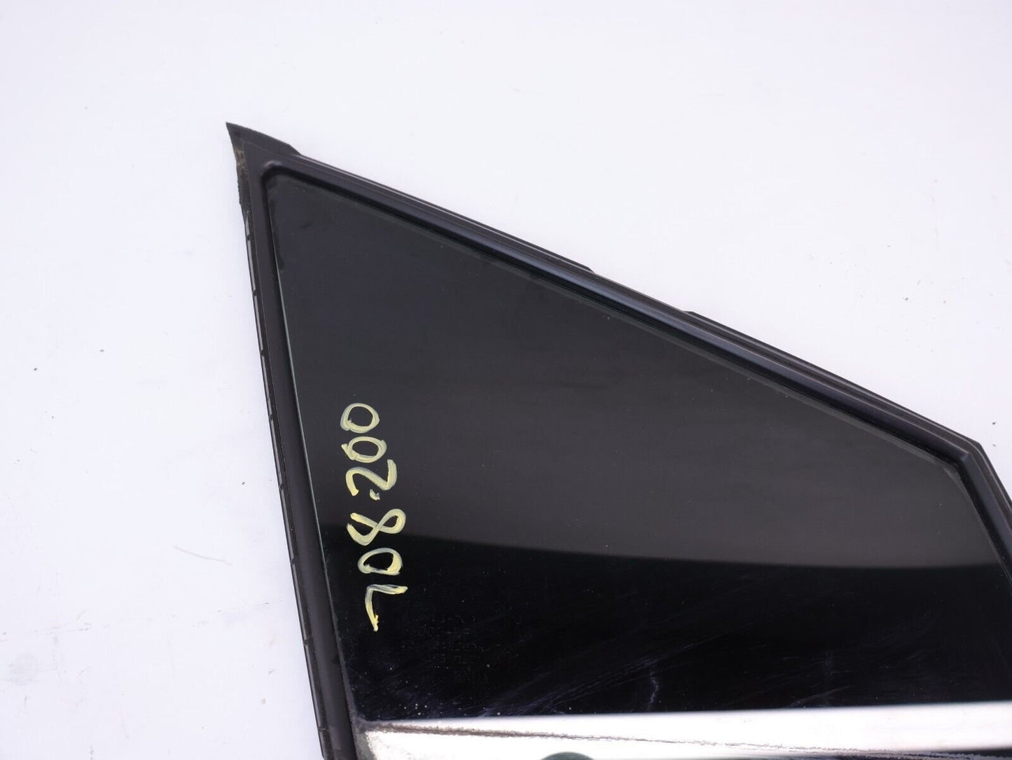 2016 Subaru WRX STI Passenger Front Door Vent Corner Glass RH OEM 2015-2021