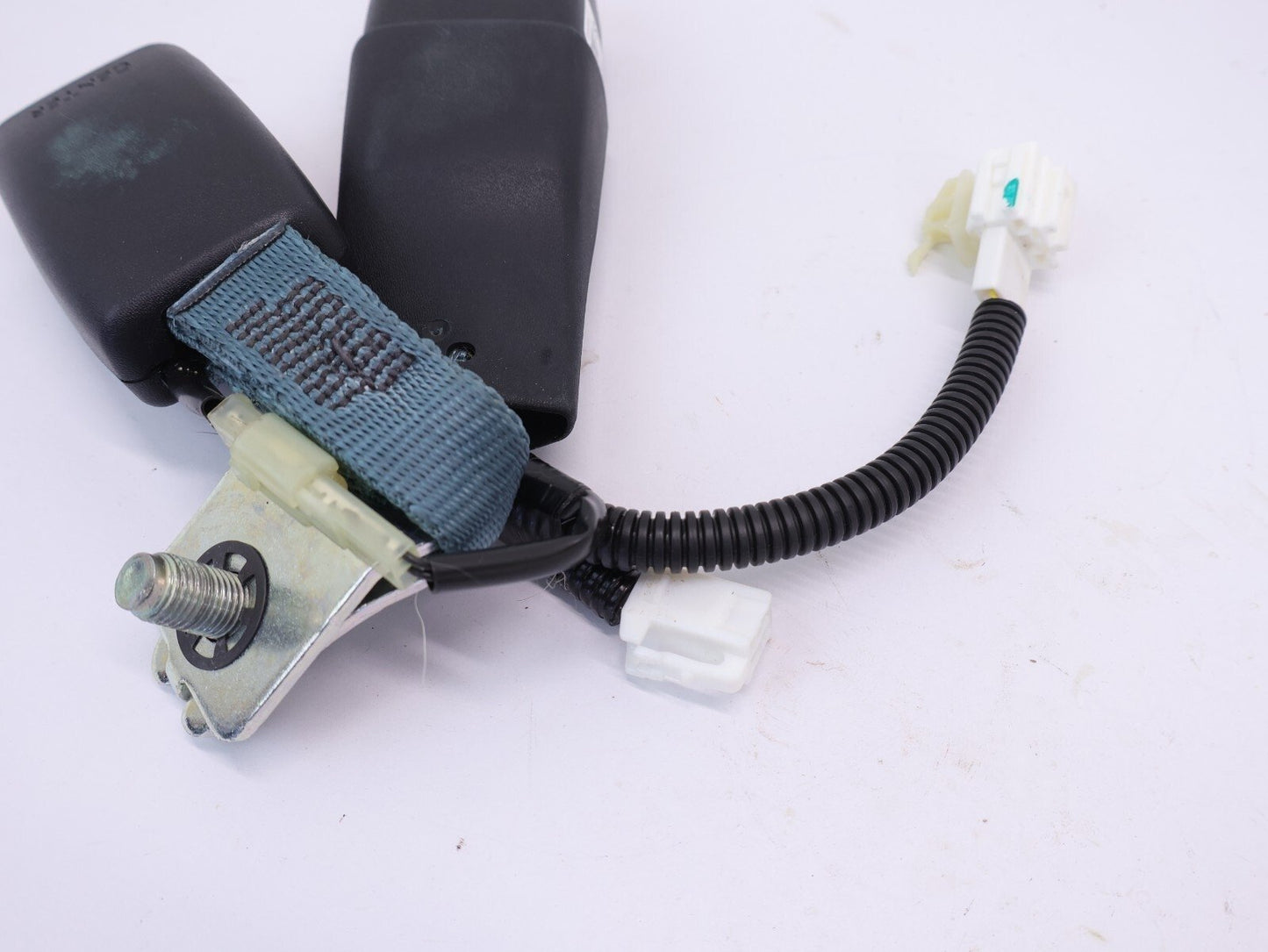 2021-2024 Subaru Forester Rear Seat Belt Buckle Seatbelt Center RH Black OEM